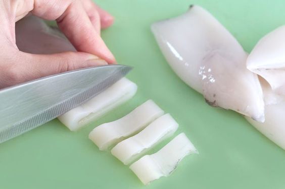 오징어 요리 칼로 토막 못생긴 니얼굴 솔로 모쏠