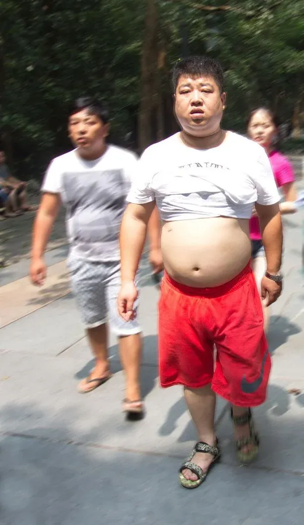 베비2 베이징 비키니 베비 아저씨 뱃살 노출 여름 더위 산책 자신감