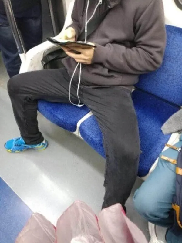 쩍벌남 지하철 빌런 두자리 무개념 쩍벌