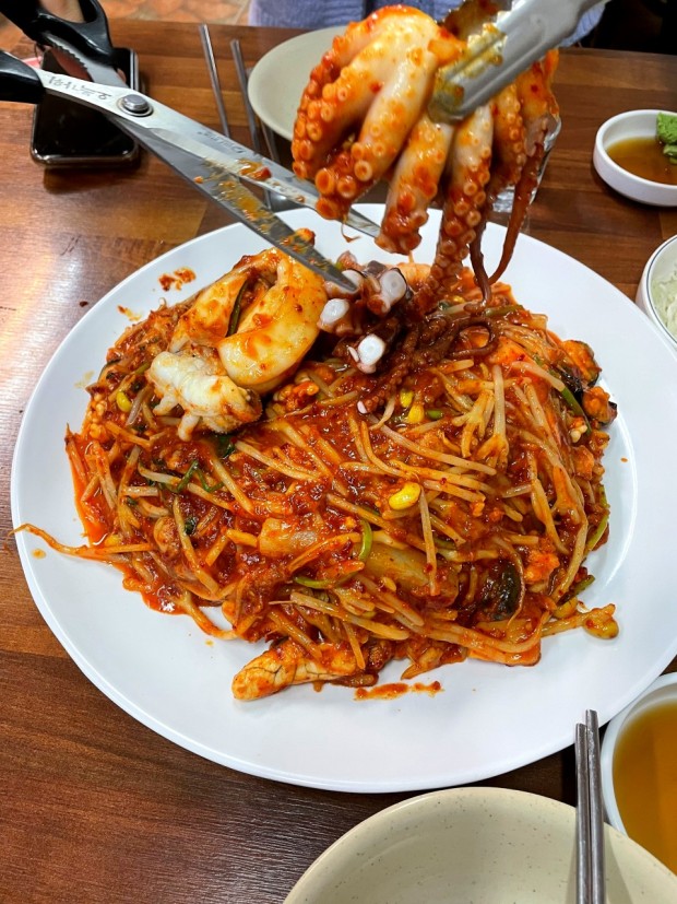해물찜 낙지 아구찜 매콤 맛집 야식 배고파 먹방 위꼴 위꼴사