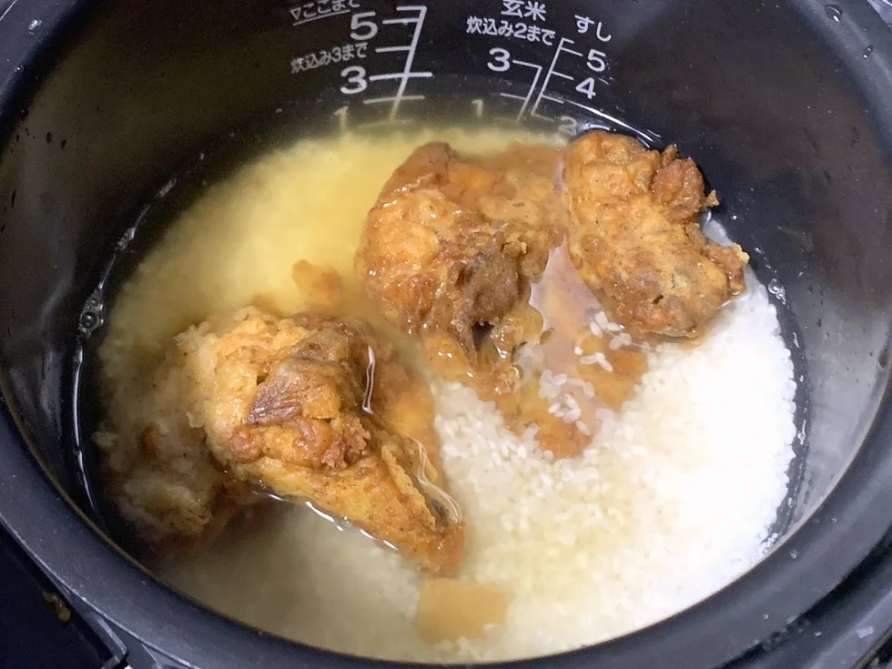 치밥 치킨 전기밥솥 괴식 요리 충격 혼종 레시피 자취